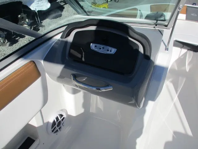 Slide: The Image of Chaparral 19 Ssi OB In Stock. Trailer Included 2024 - 17