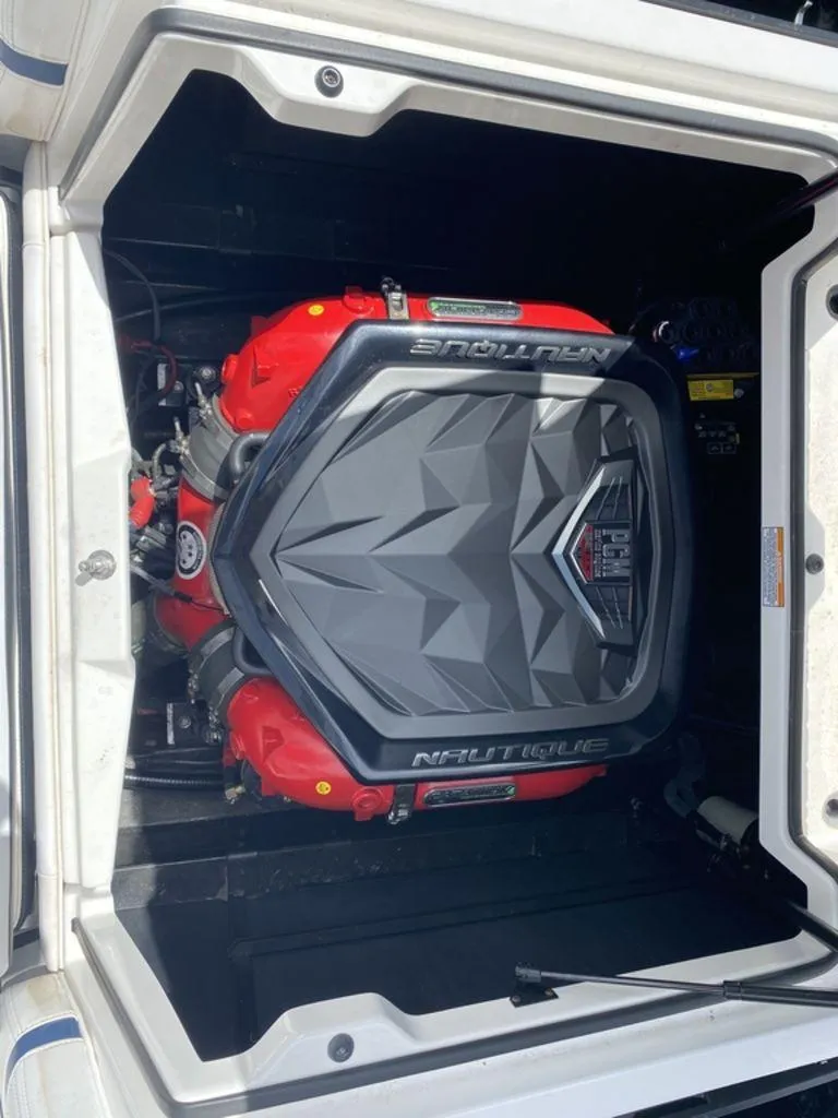 Slide: The Image of Nautique G23 2018 - 4