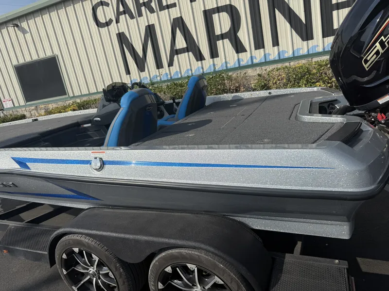 Slide: The Image of Ikon LX 21 BASS BOAT 2024 - 18