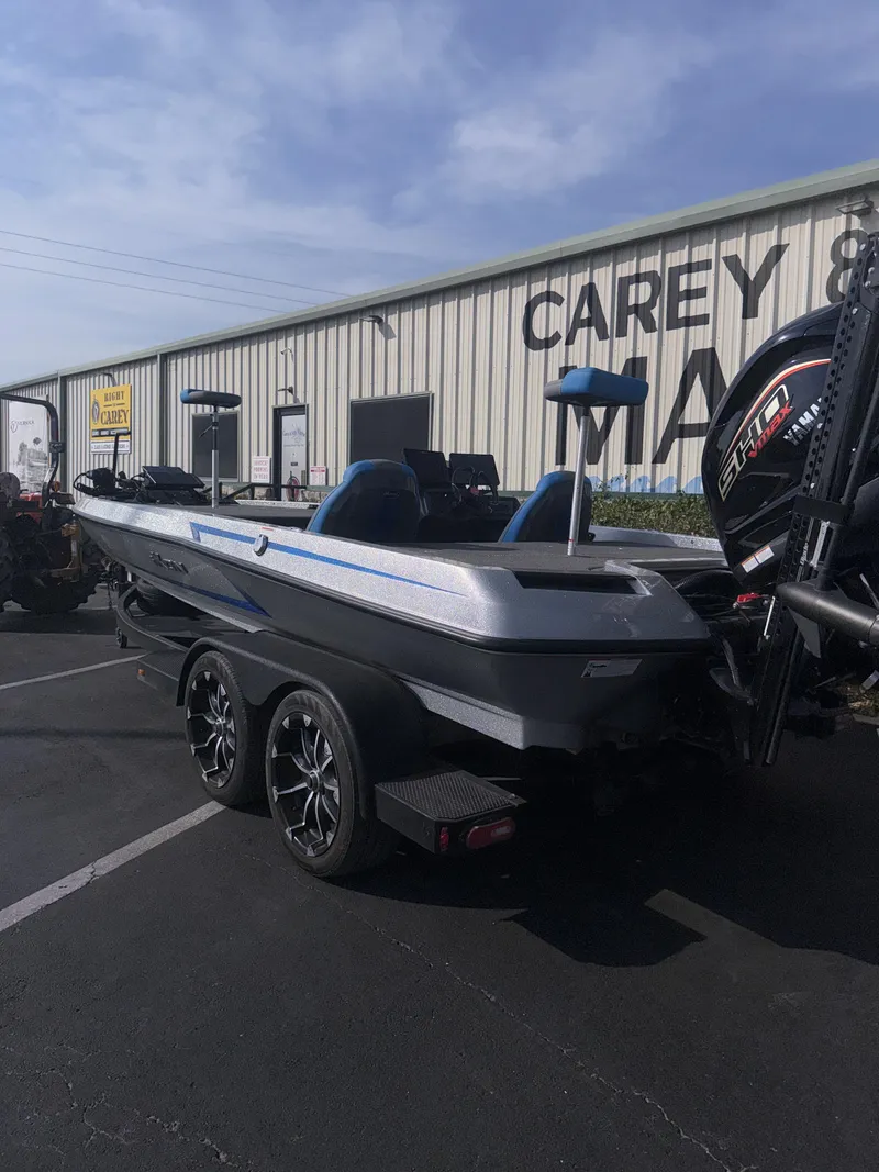 Slide: The Image of Ikon LX 21 BASS BOAT 2024 - 11
