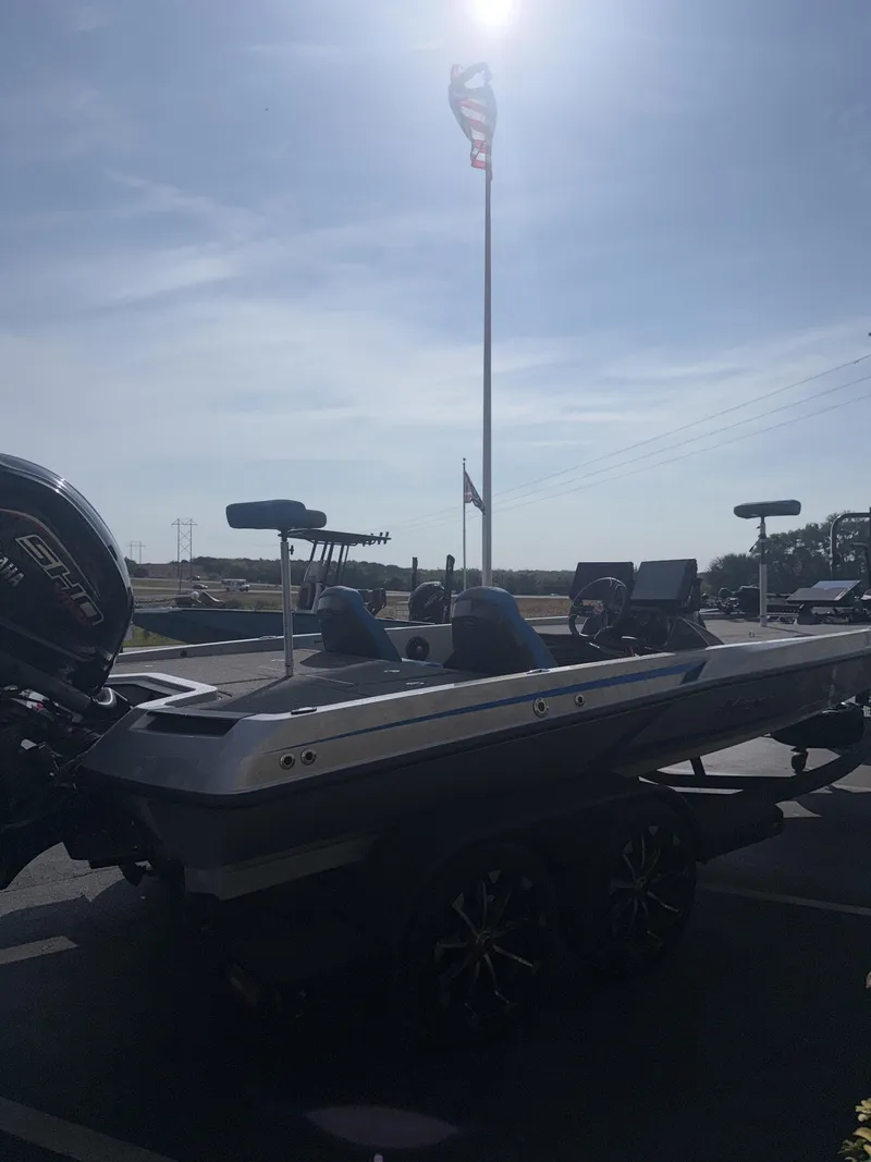 Slide: The Image of Ikon LX 21 BASS BOAT 2024 - 15