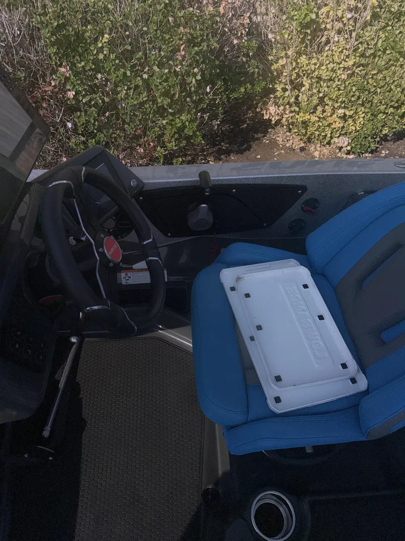 Slide: The Image of Ikon LX 21 BASS BOAT 2024 - 4
