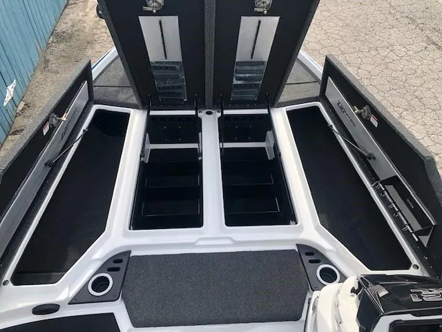 Slide: The Image of 2022 Nitro Z21 XL boat storage compartments and deck layout. - 17