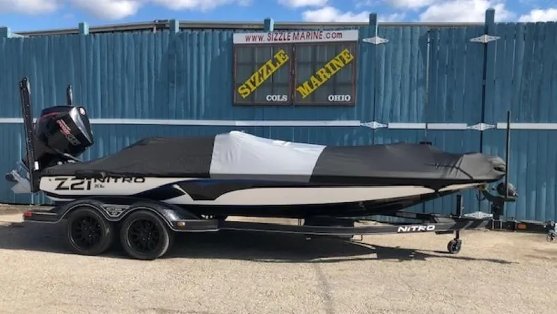 Slide: The Image of 2022 Nitro Z21 XL boat with cover at Sizzle Marine dealership. - 45