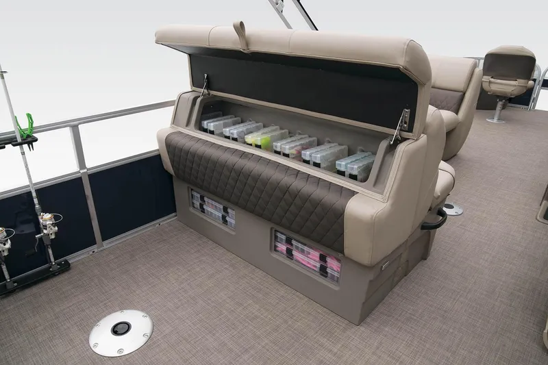 Slide: The Image of Sun Tracker Fishin' Barge 22 DLX 2023 - 40