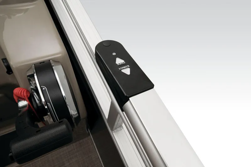 Slide: The Image of Sun Tracker Party Barge 20 DLX 2023 - 37