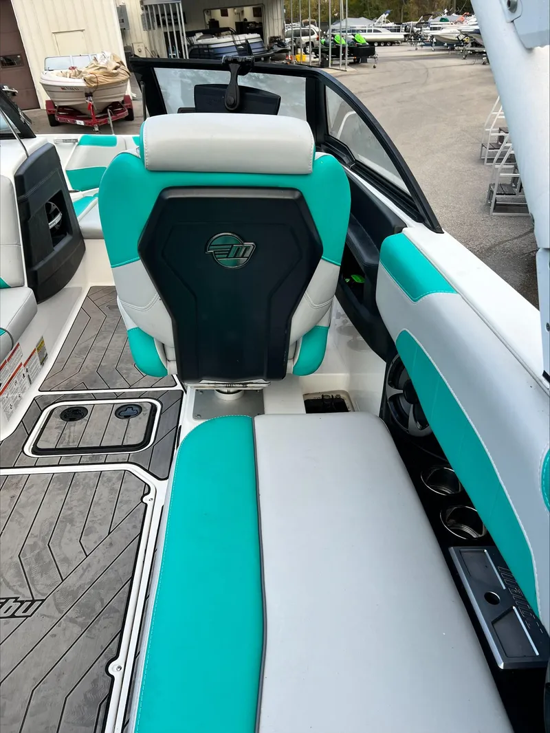 Slide: The Image of Malibu Wakesetter 22LSV 2019 - 12