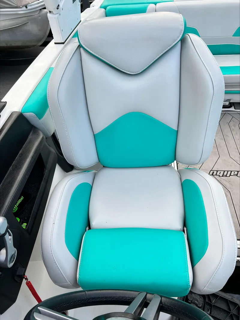 Slide: The Image of Malibu Wakesetter 22LSV 2019 - 14
