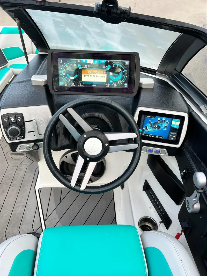 Slide: The Image of Malibu Wakesetter 22LSV 2019 - 15