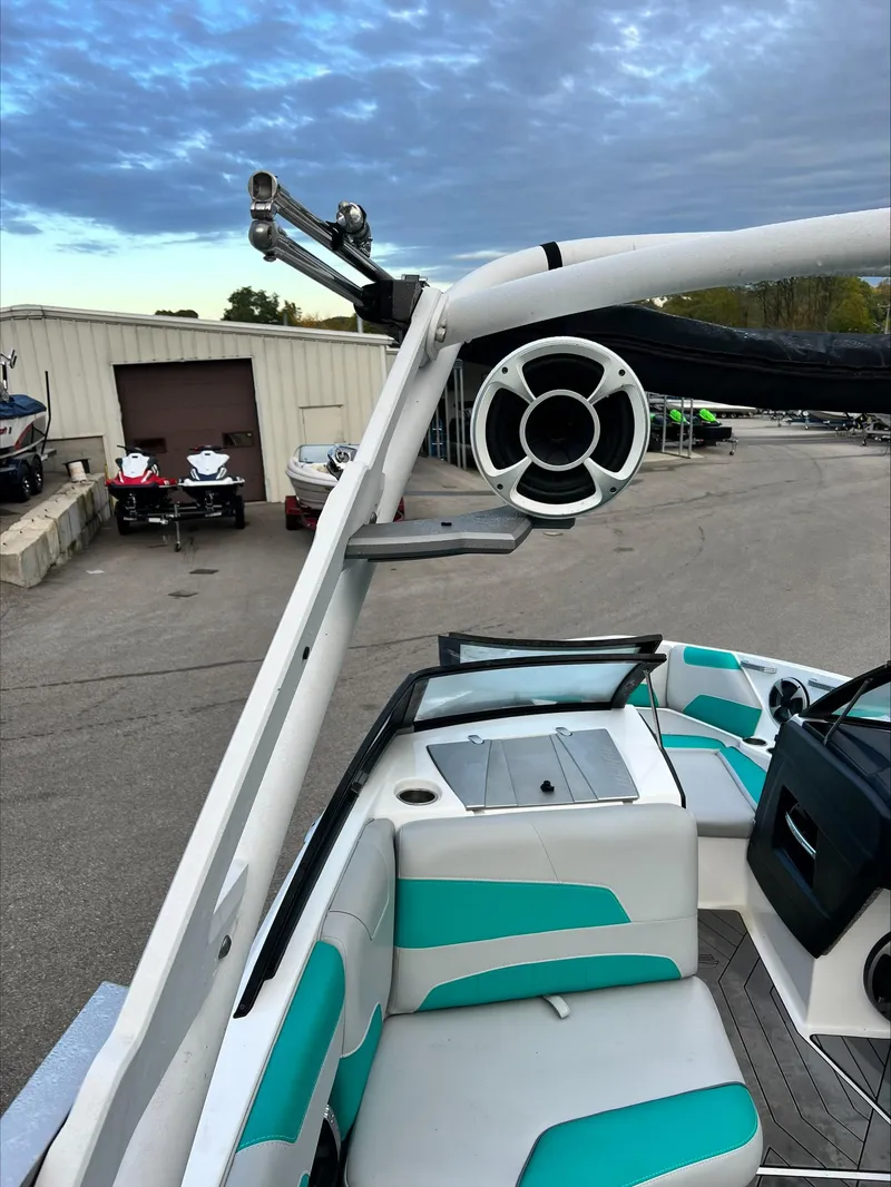 Slide: The Image of Malibu Wakesetter 22LSV 2019 - 17