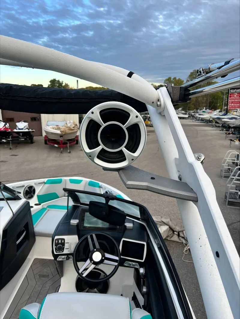 Slide: The Image of Malibu Wakesetter 22LSV 2019 - 18