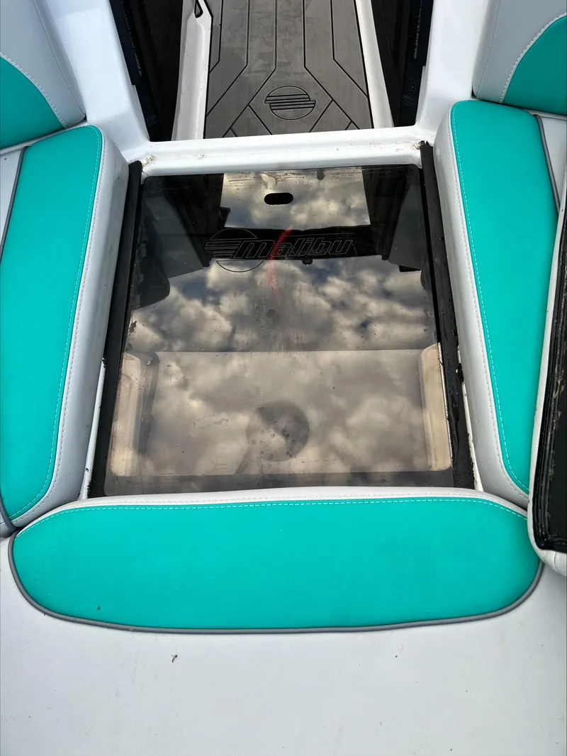 Slide: The Image of Malibu Wakesetter 22LSV 2019 - 22