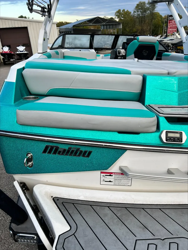 Slide: The Image of Malibu Wakesetter 22LSV 2019 - 24