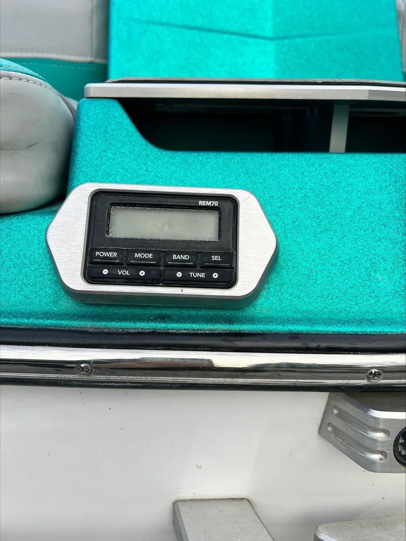 Slide: The Image of Malibu Wakesetter 22LSV 2019 - 28