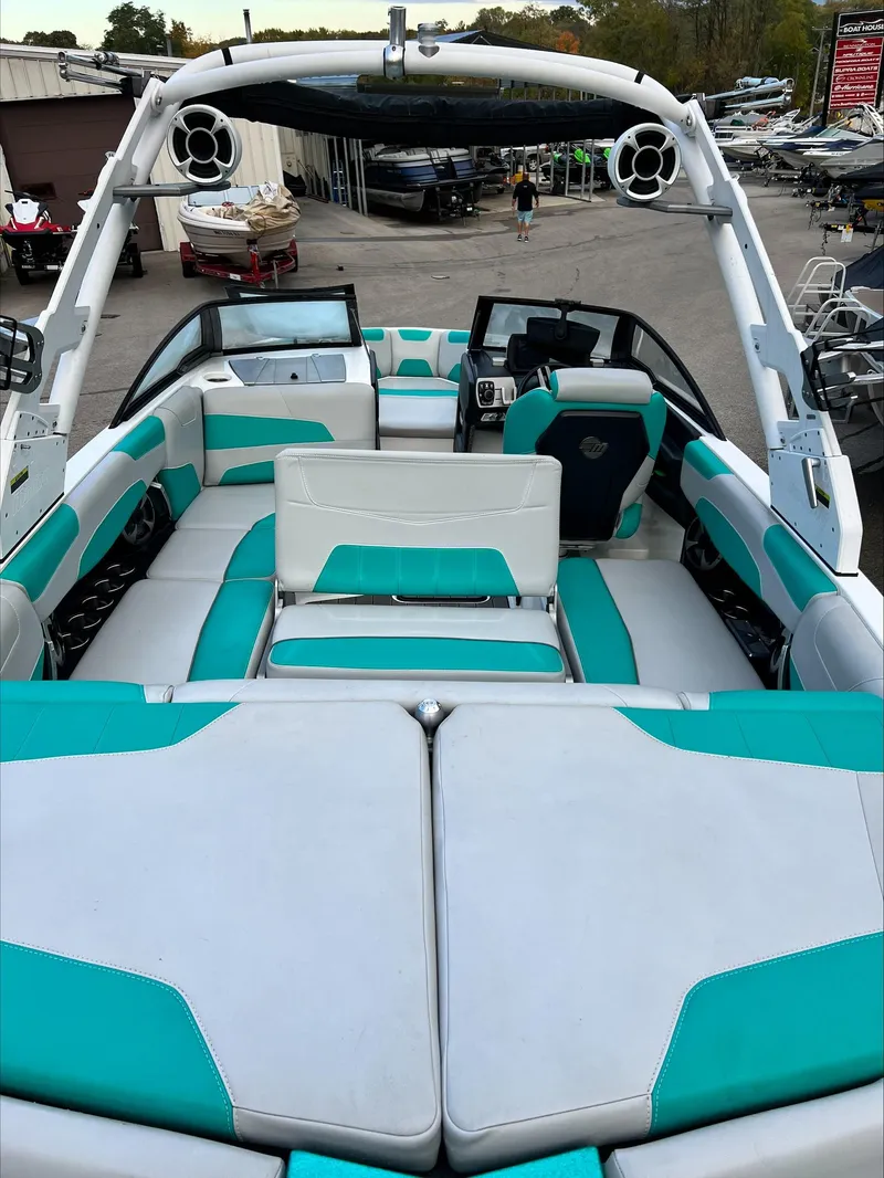 Slide: The Image of Malibu Wakesetter 22LSV 2019 - 32