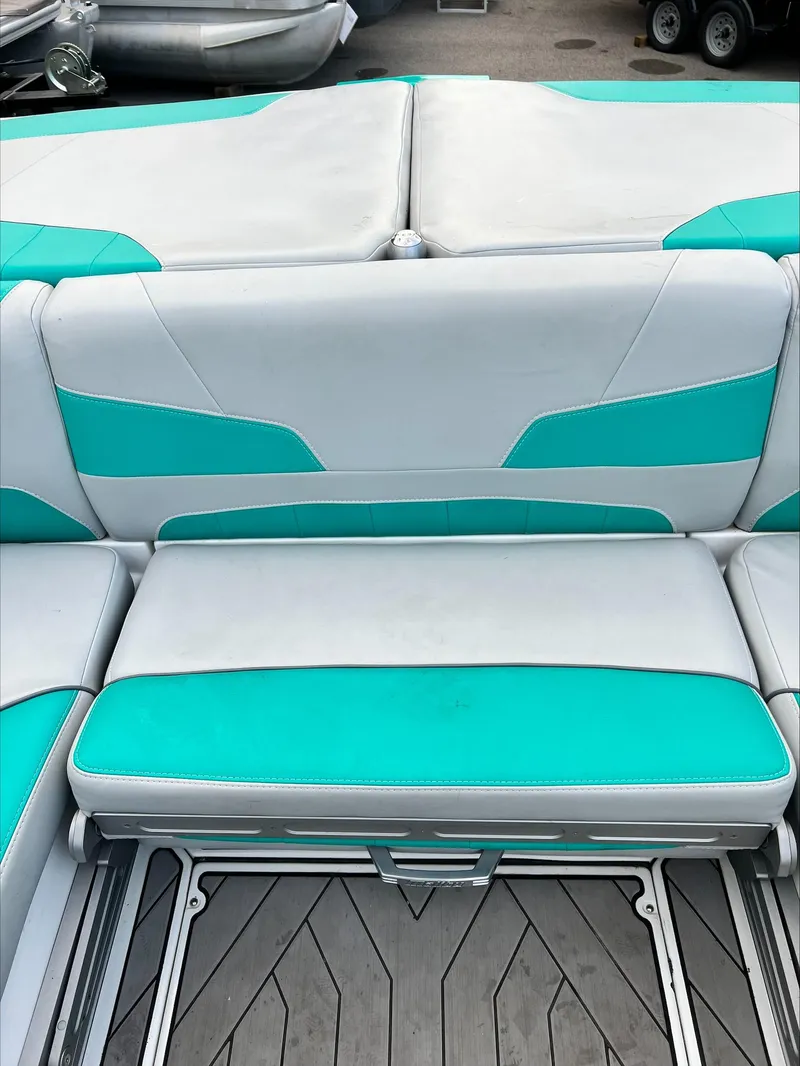 Slide: The Image of Malibu Wakesetter 22LSV 2019 - 4