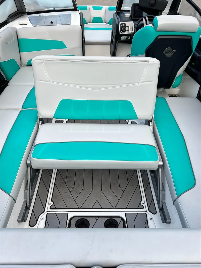 Slide: The Image of Malibu Wakesetter 22LSV 2019 - 5