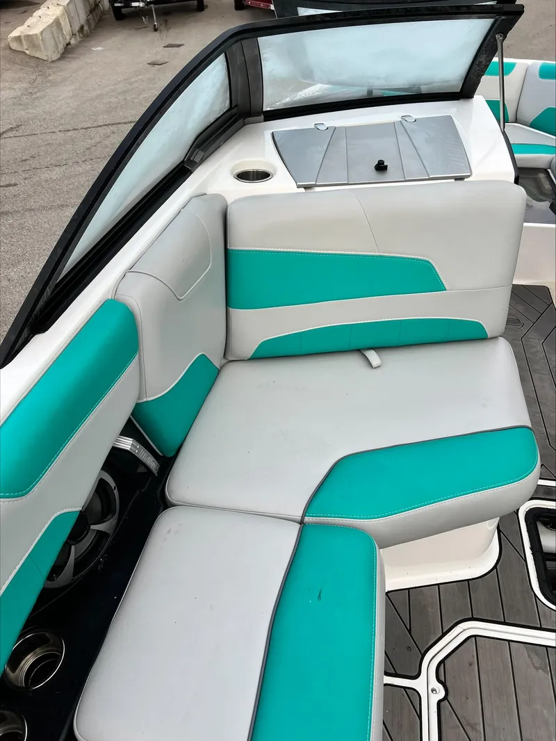Slide: The Image of Malibu Wakesetter 22LSV 2019 - 8