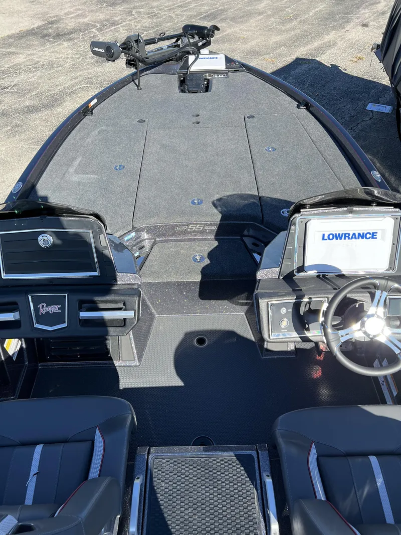 Slide: The Image of 2024 Ranger Z520R Ranger Cup Equipped boat interior with Lowrance electronics. - 6