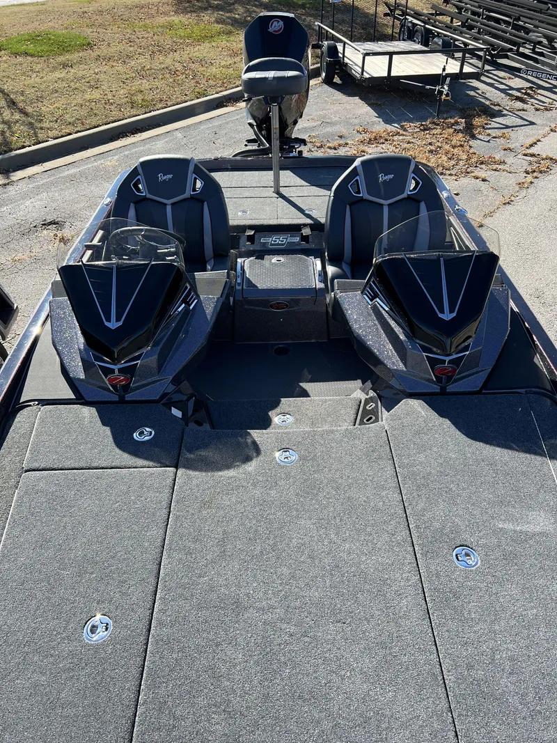 Slide: The Image of 2024 Ranger Z520R Ranger Cup Equipped fishing boat with dual seats and motor. - 7