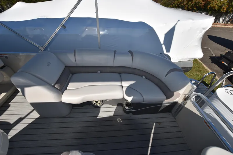 Slide: The Image of 2020 Avalon 2585 ENT SaltWater Series boat with spacious seating area. - 18