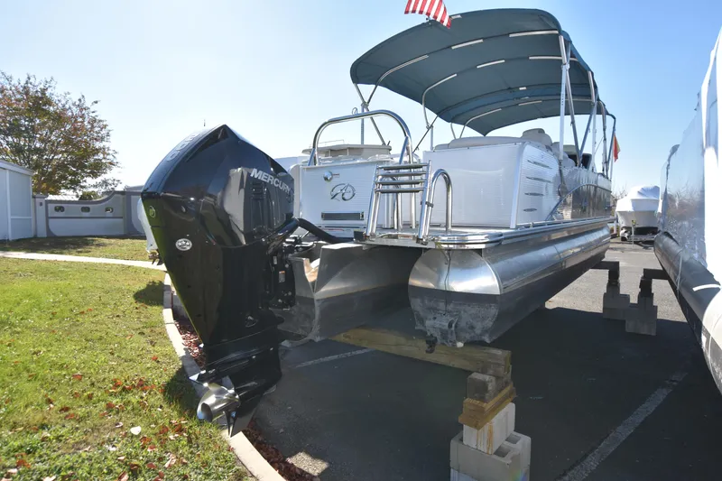 Slide: The Image of 2020 Avalon 2585 ENT SaltWater Series pontoon boat with Mercury outboard motor. - 4
