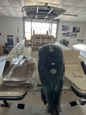 Slide: The Image of Bayliner Trophy 20 CC 2024 - 3