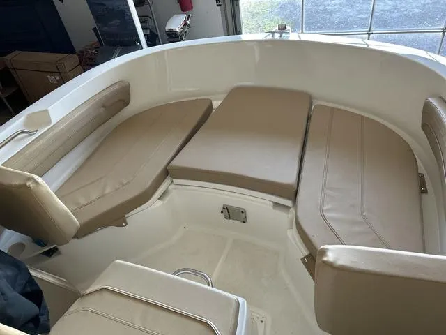 Slide: The Image of Bayliner Trophy 20 CC 2024 - 5