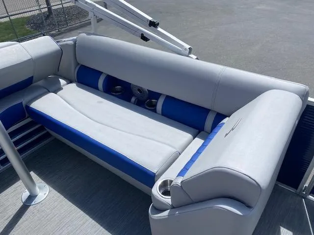 Slide: The Image of Bennington 23LSBST 2022 - 15