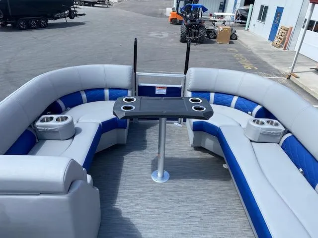 Slide: The Image of Bennington 23LSBST 2022 - 18