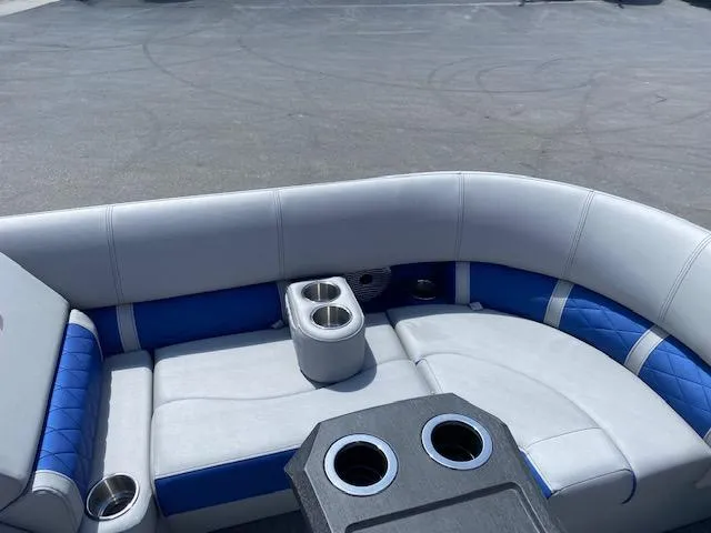 Slide: The Image of Bennington 23LSBST 2022 - 19