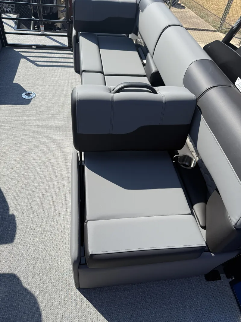 Slide: The Image of Veranda VX265DCVL PREMIUM 2027 - 19