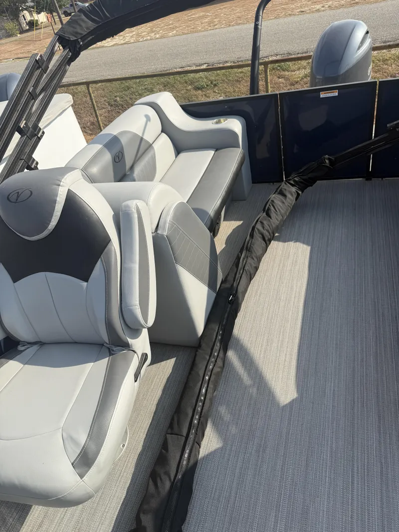 Slide: The Image of Veranda VISTA VIEW 22 REAR COUCH 2021 - 15