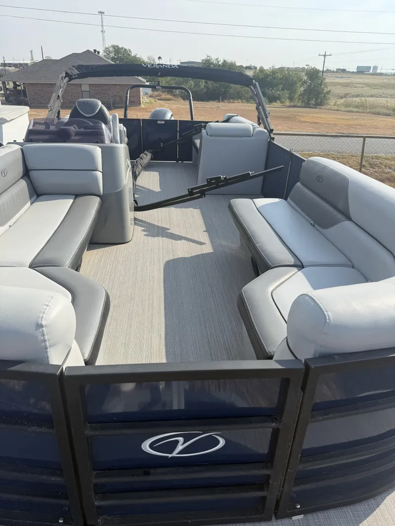 Slide: The Image of Veranda VISTA VIEW 22 REAR COUCH 2021 - 11