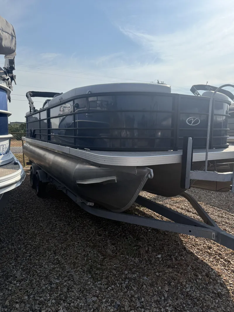 Slide: The Image of Veranda VISTA VIEW 22 REAR COUCH 2021 - 10