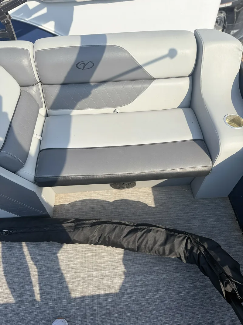Slide: The Image of Veranda VISTA VIEW 22 REAR COUCH 2021 - 19