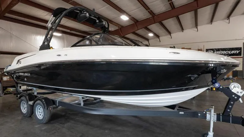 Slide: The Image of Bayliner VR6 Bowrider 2024 - 17