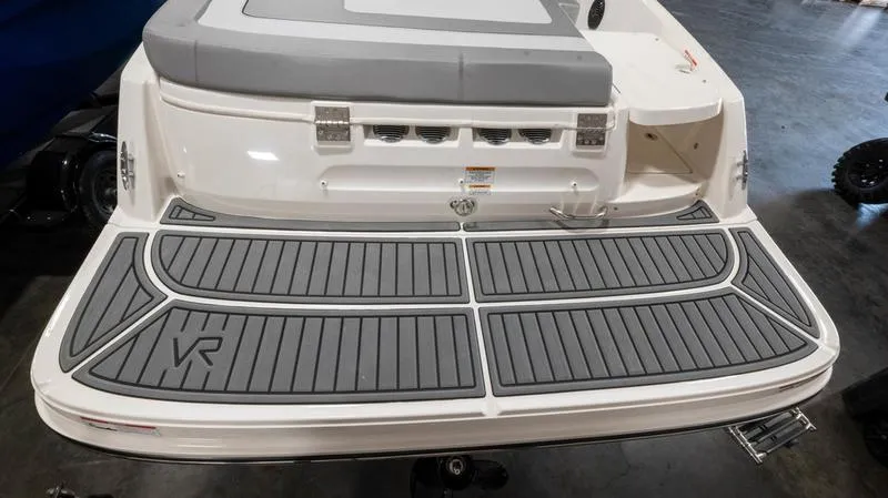 Slide: The Image of Bayliner VR6 Bowrider 2024 - 19