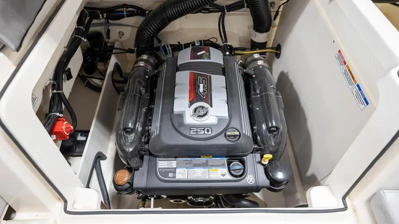 Slide: The Image of Bayliner VR6 Bowrider 2024 - 26