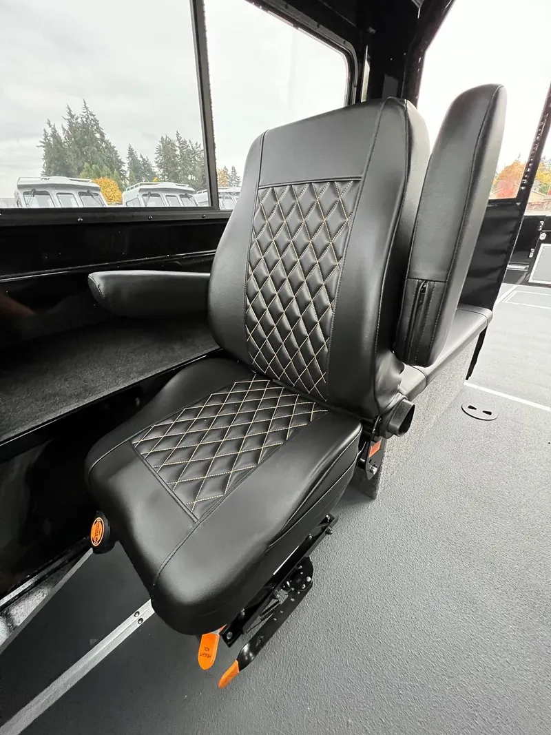 Slide: The Image of North River 25 Seahawk Fastback 2026 - 14