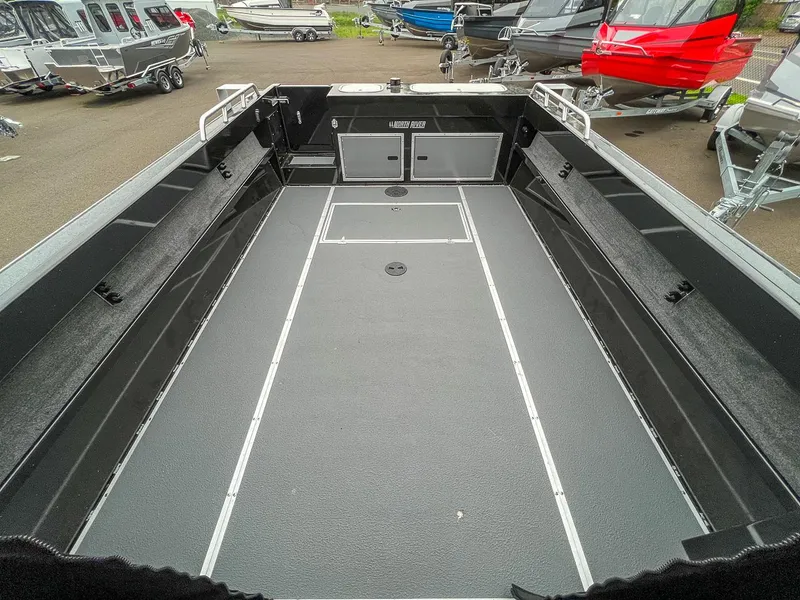 Slide: The Image of North River 25 Seahawk Fastback 2026 - 17