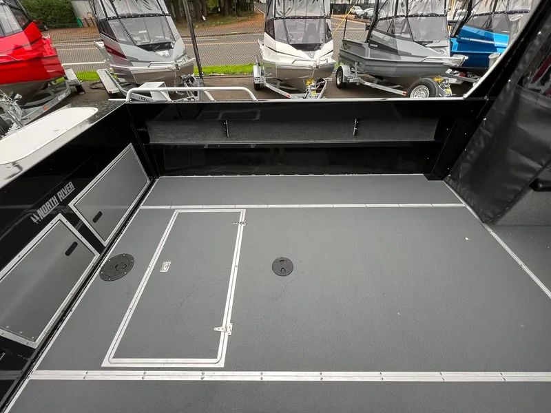 Slide: The Image of North River 25 Seahawk Fastback 2026 - 18