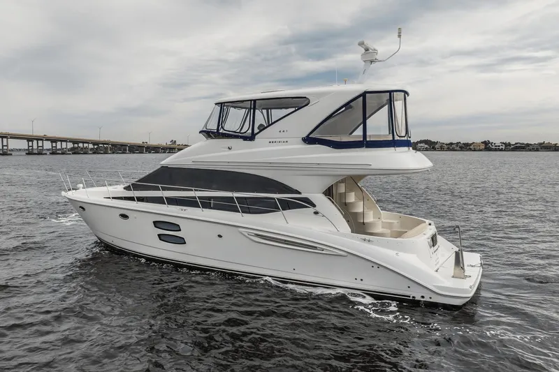 Slide: The Image of Meridian 441 Sedan 2013 - 12
