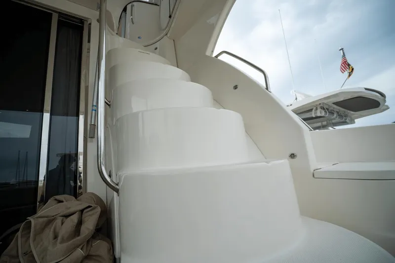 Slide: The Image of Meridian 441 Sedan 2013 - 19