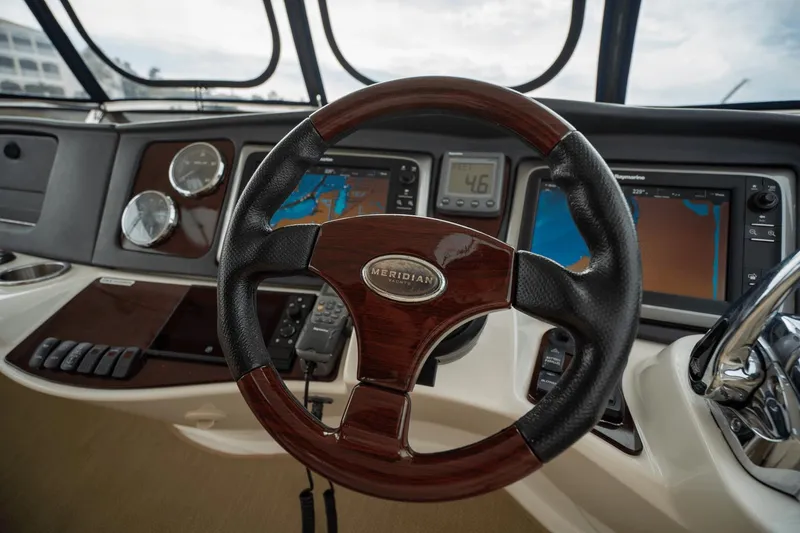 Slide: The Image of Meridian 441 Sedan 2013 - 25