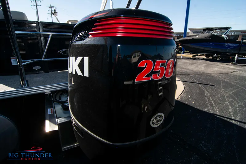 Slide: The Image of 2024 Crest Classic DLX 240 SLC with Suzuki 250 outboard motor. - 5