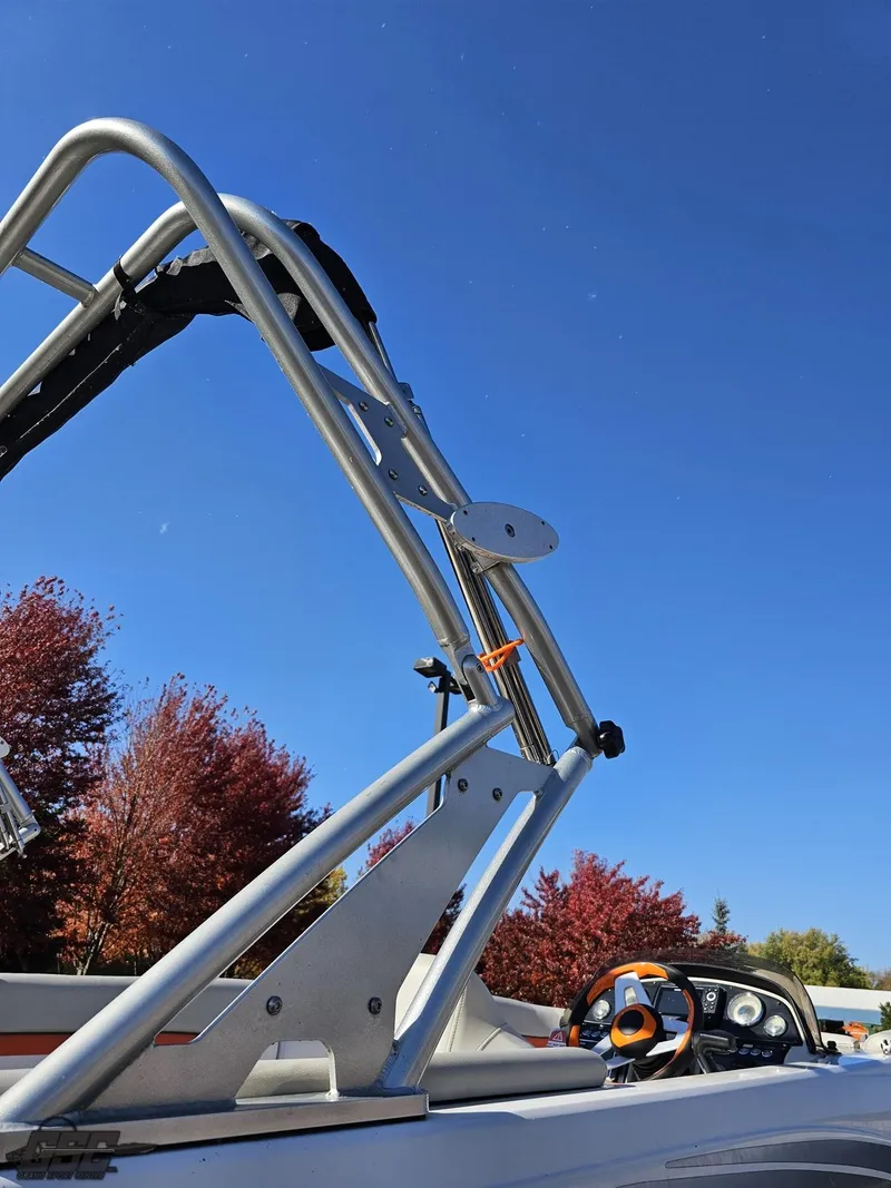 Slide: The Image of 2018 Starcraft Star Step 221 I/O boat with wakeboard tower. - 22