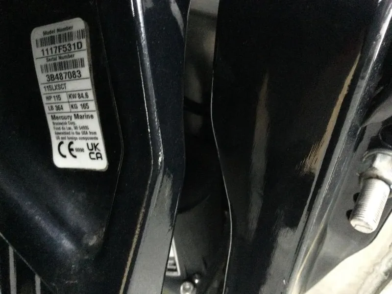 Slide: The Image of Sun Tracker SportFish 22 DLX 2024 - 15