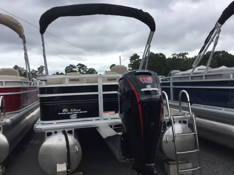 Slide: The Image of Sun Tracker SportFish 22 DLX 2024 - 5