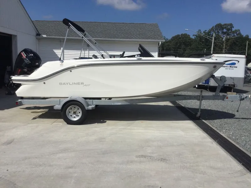 Slide: The Image of Bayliner 190EL 2024 - 13